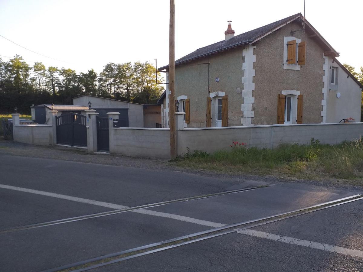 Le Petit Pays Apartman Montgivray Kültér fotó