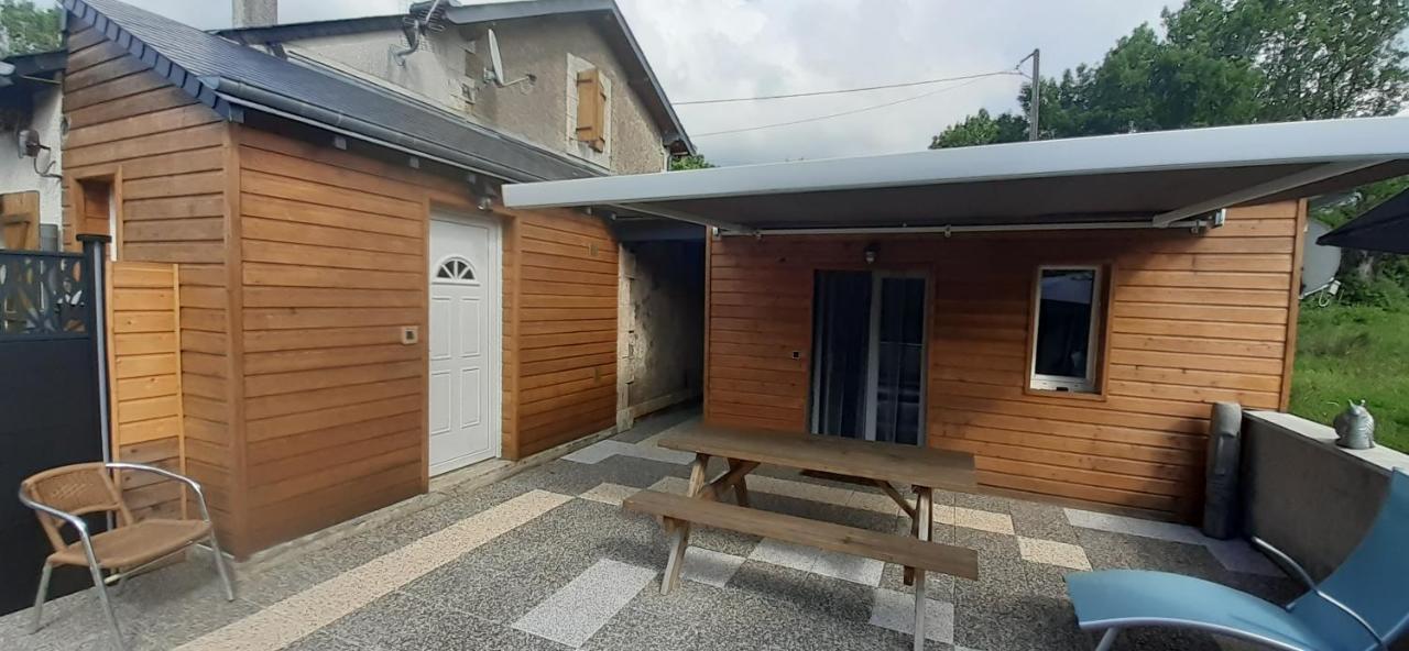 Le Petit Pays Apartman Montgivray Kültér fotó