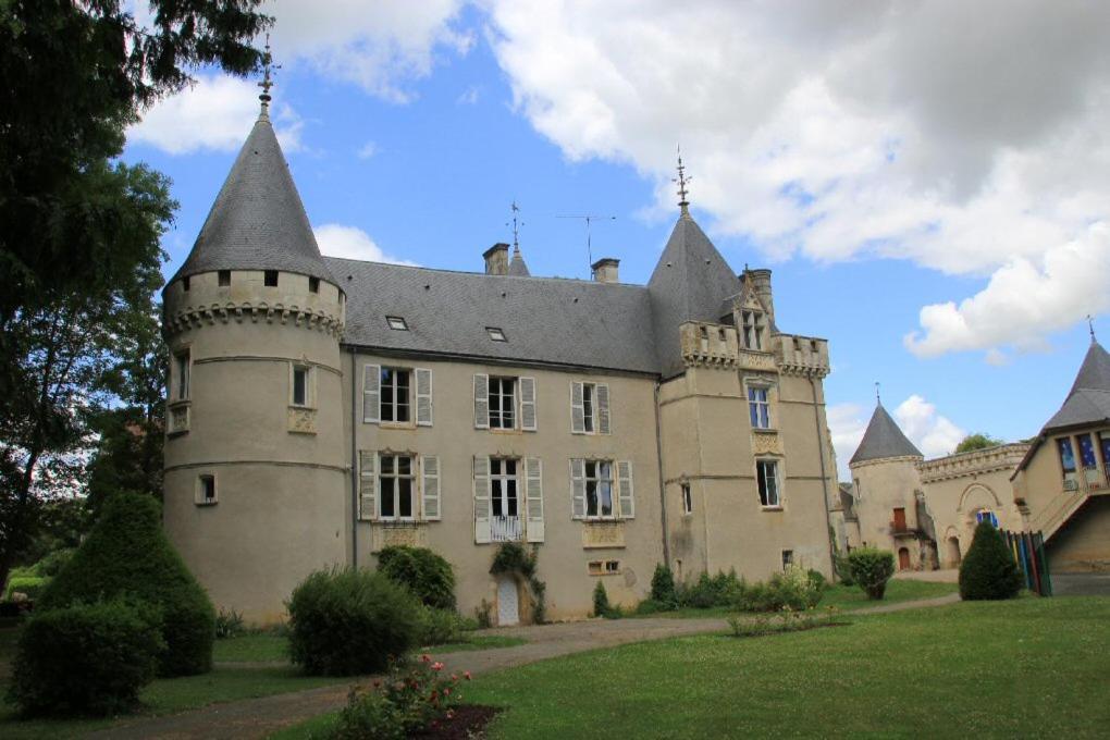 Le Petit Pays Apartman Montgivray Kültér fotó